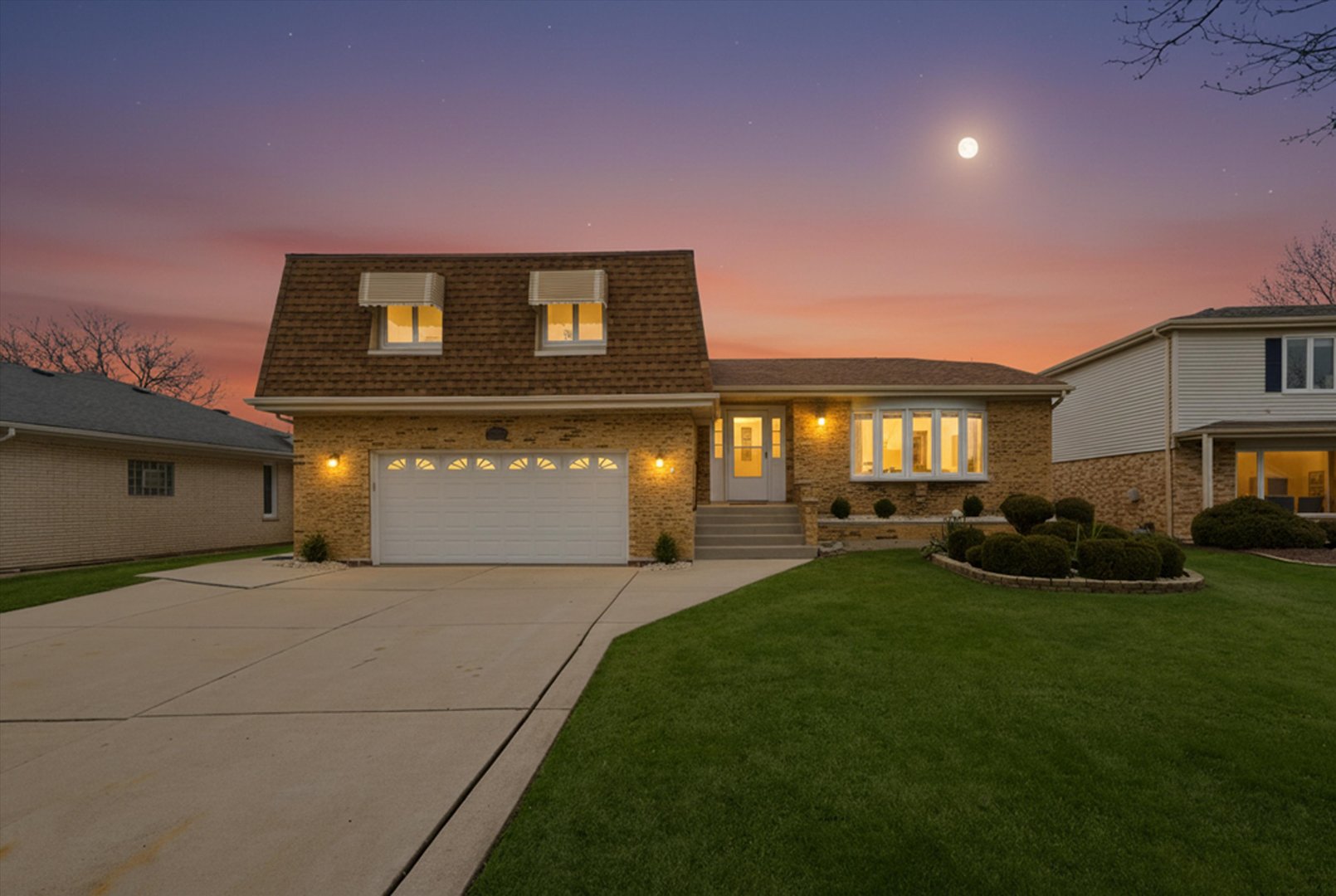 707 S Noah Terrace, Mount Prospect, IL 60056