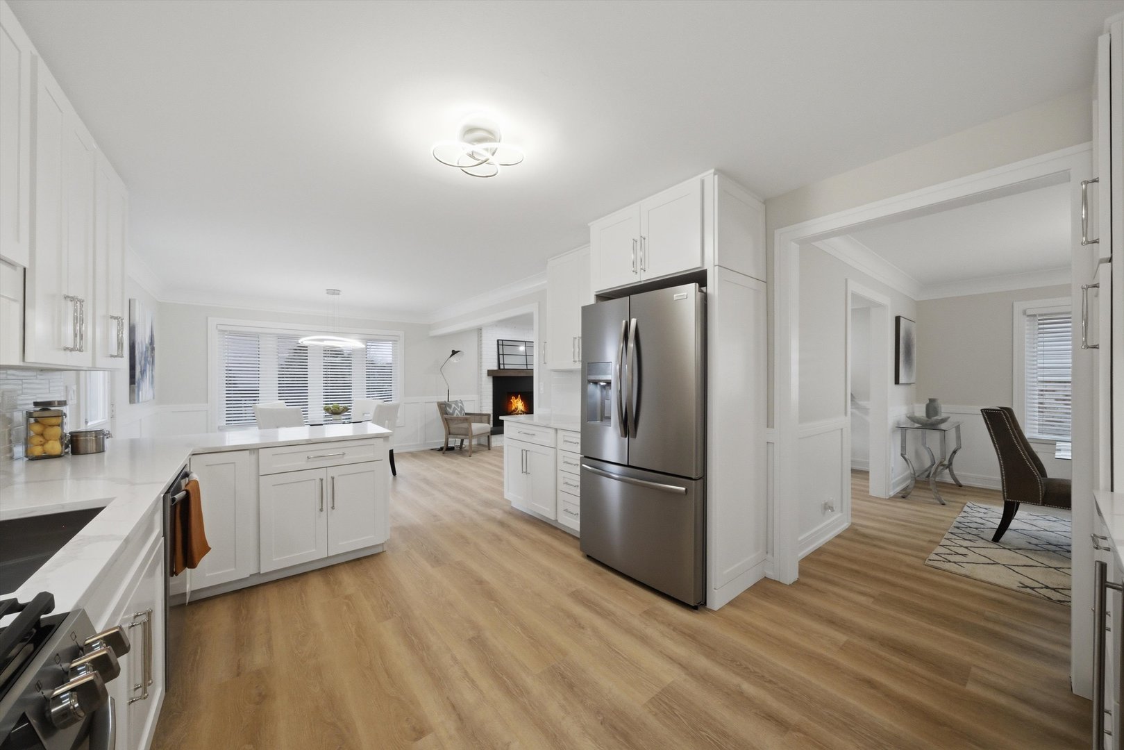 707 S Noah Terrace, Mount Prospect, IL 60056