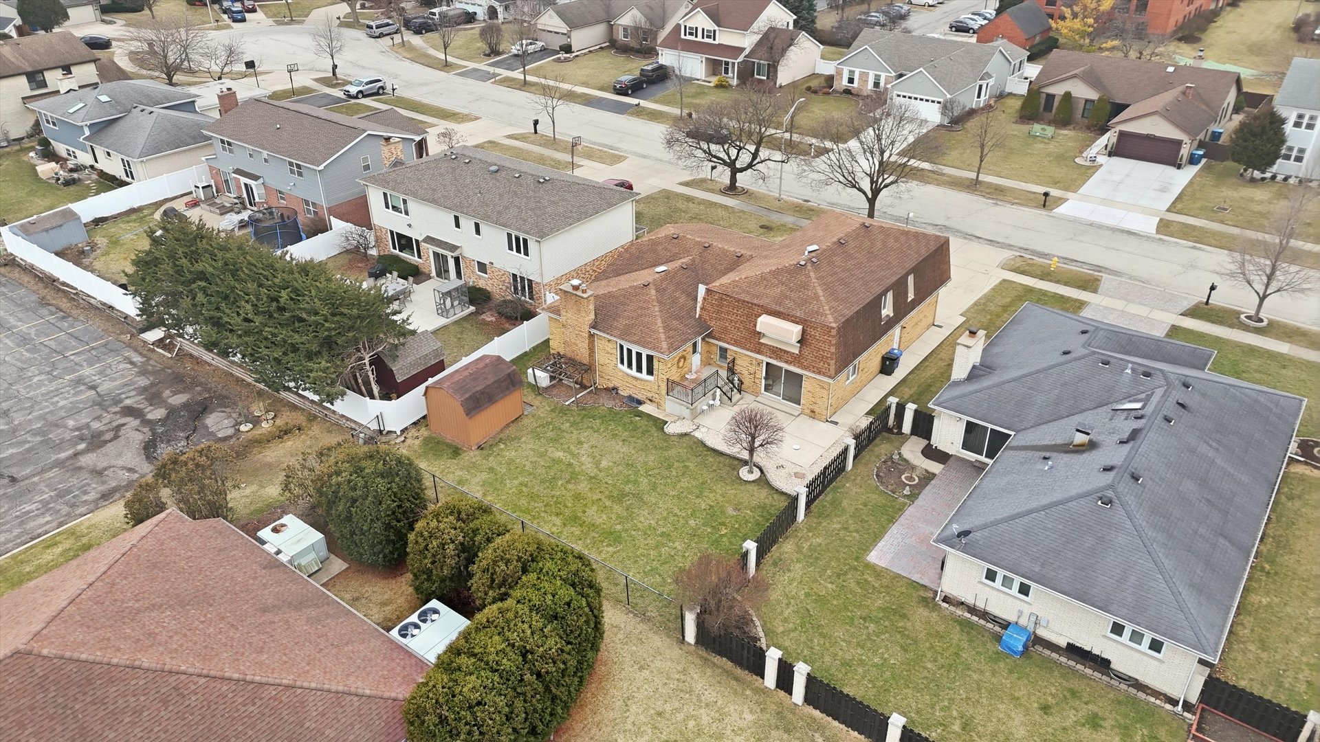 707 S Noah Terrace, Mount Prospect, IL 60056