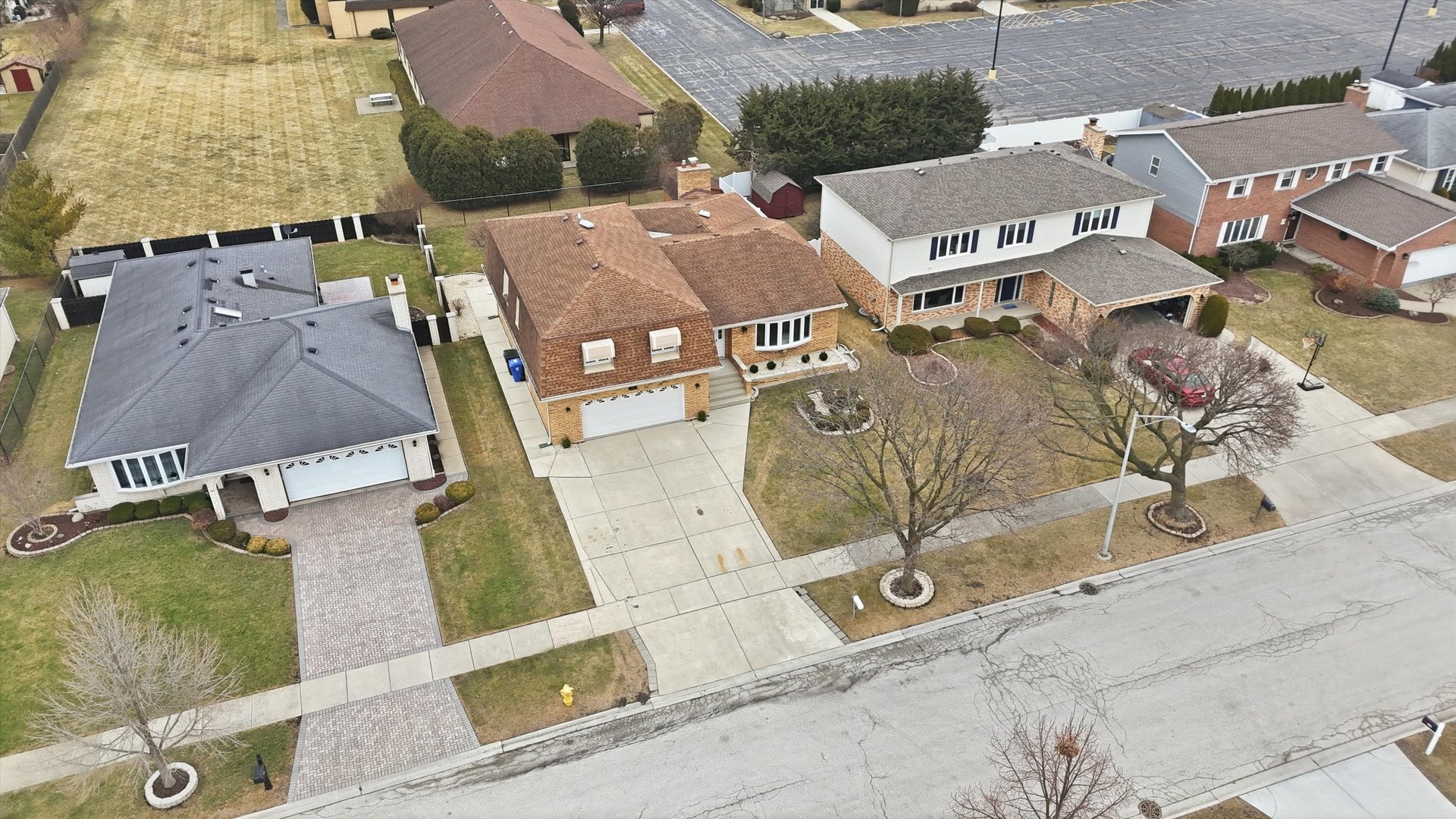 707 S Noah Terrace, Mount Prospect, IL 60056