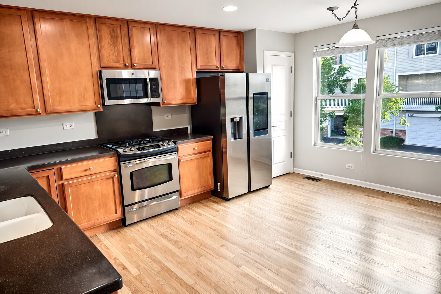 2303 Neubauer Circle, Lindenhurst, IL 60046