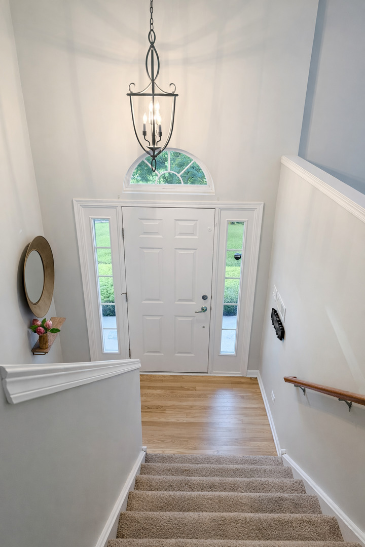 2303 Neubauer Circle, Lindenhurst, IL 60046