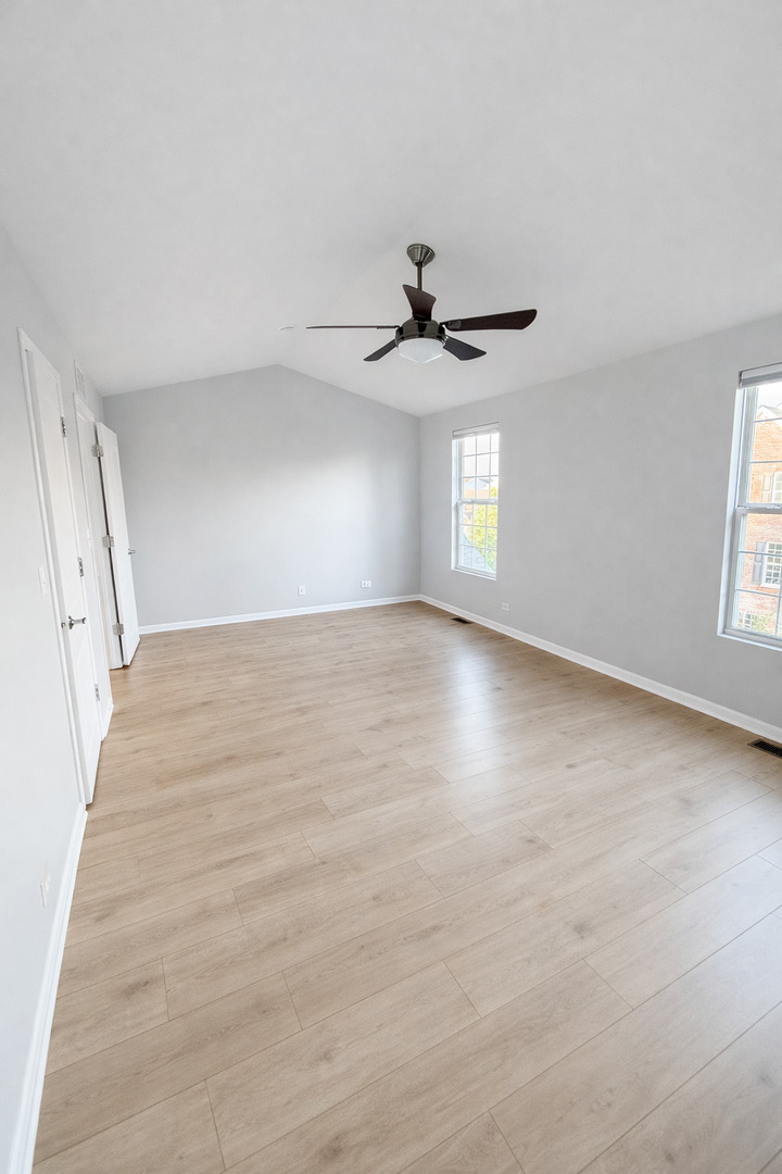 2303 Neubauer Circle, Lindenhurst, IL 60046