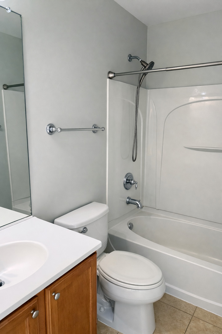 2303 Neubauer Circle, Lindenhurst, IL 60046