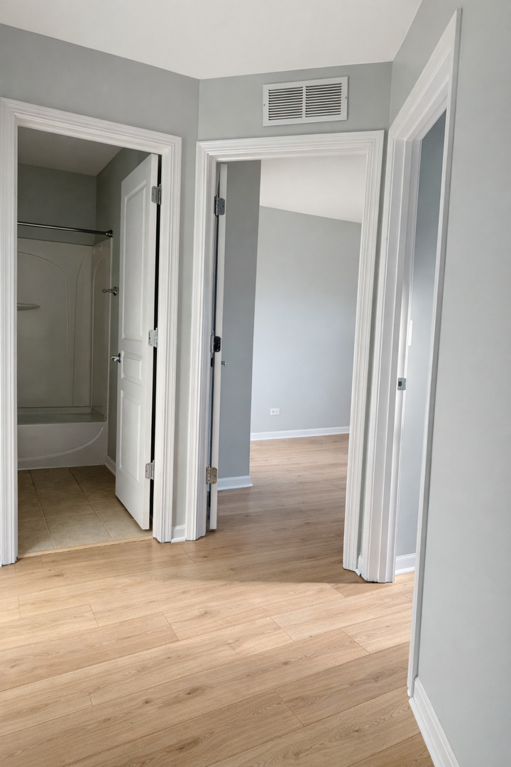 2303 Neubauer Circle, Lindenhurst, IL 60046