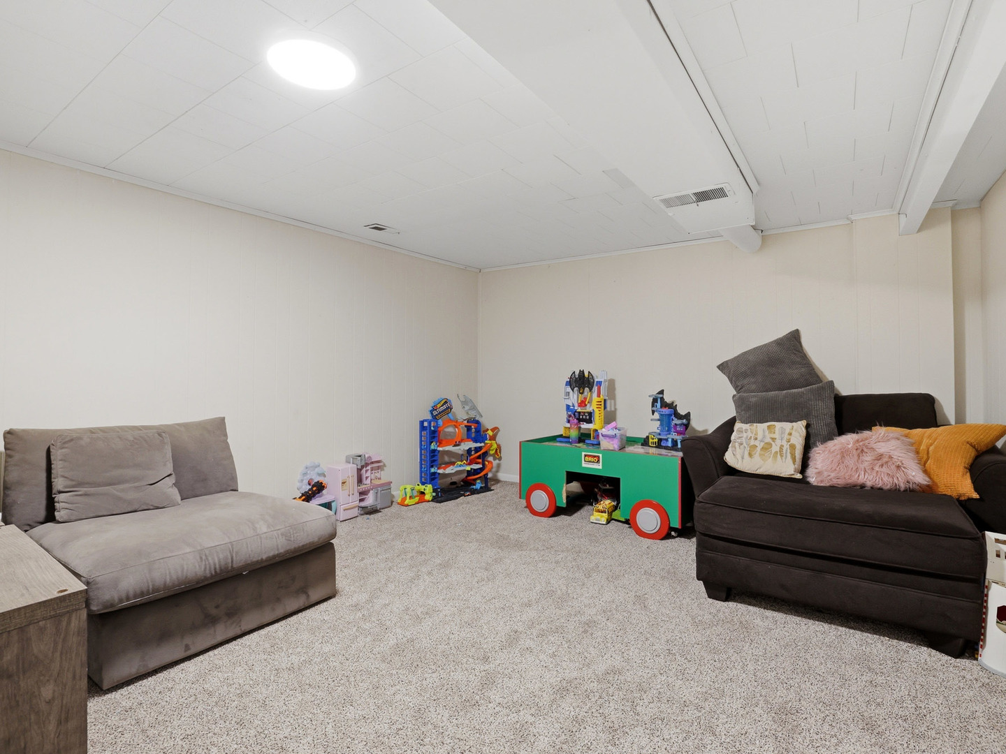 400 Country Lane, Streamwood, IL 60107