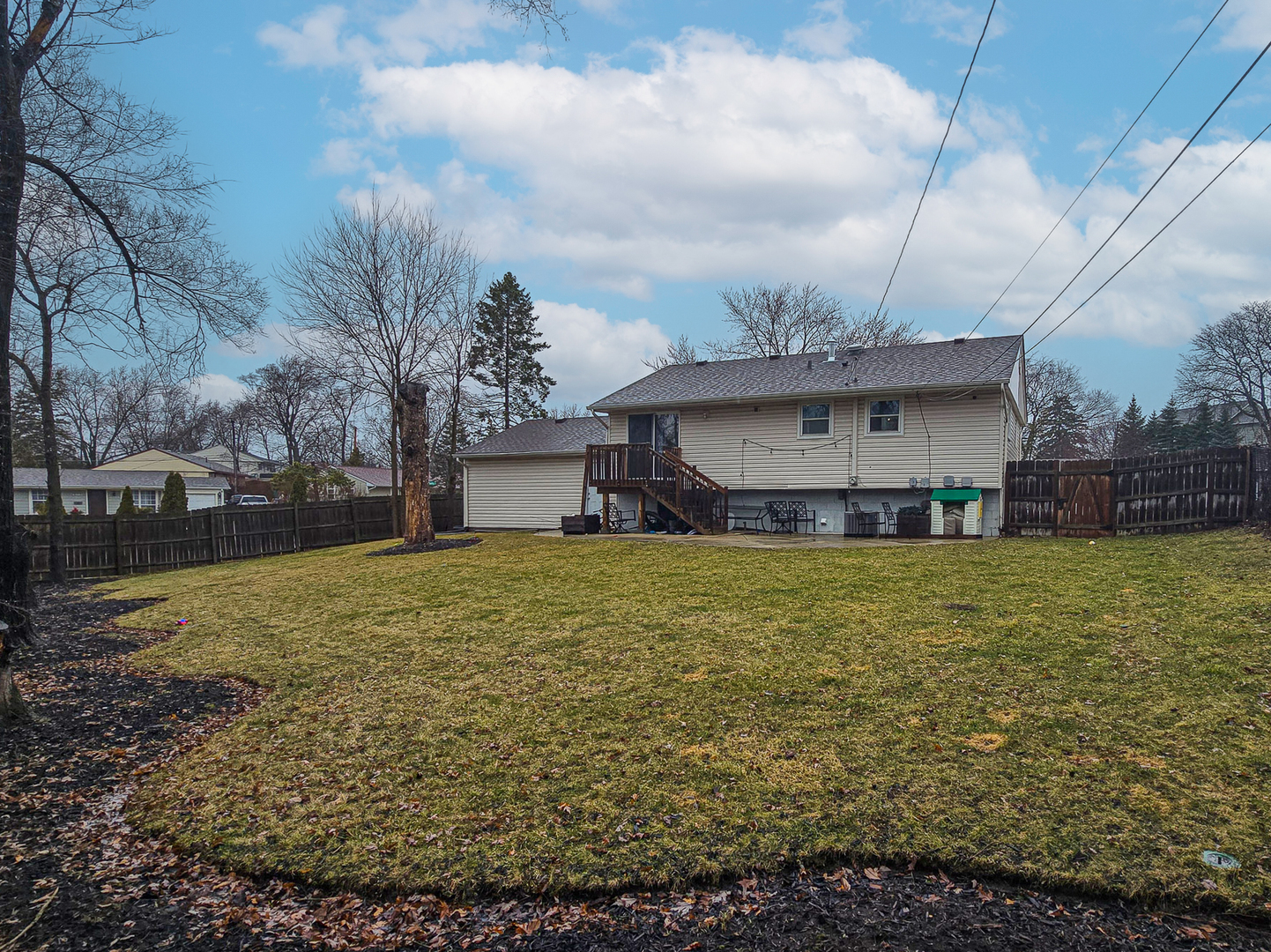 400 Country Lane, Streamwood, IL 60107