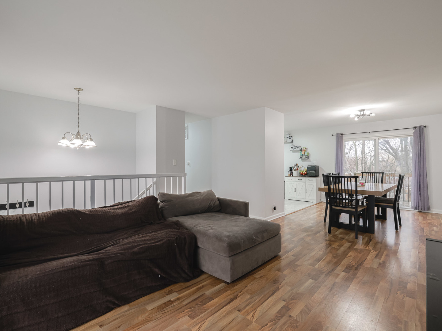 400 Country Lane, Streamwood, IL 60107