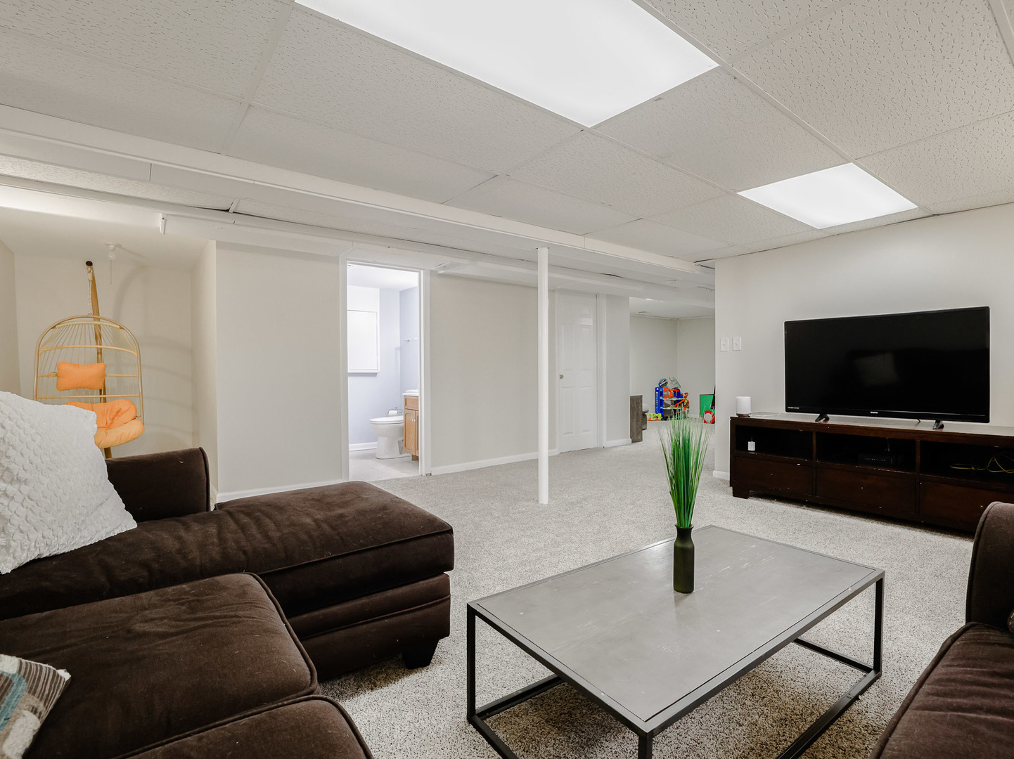 400 Country Lane, Streamwood, IL 60107