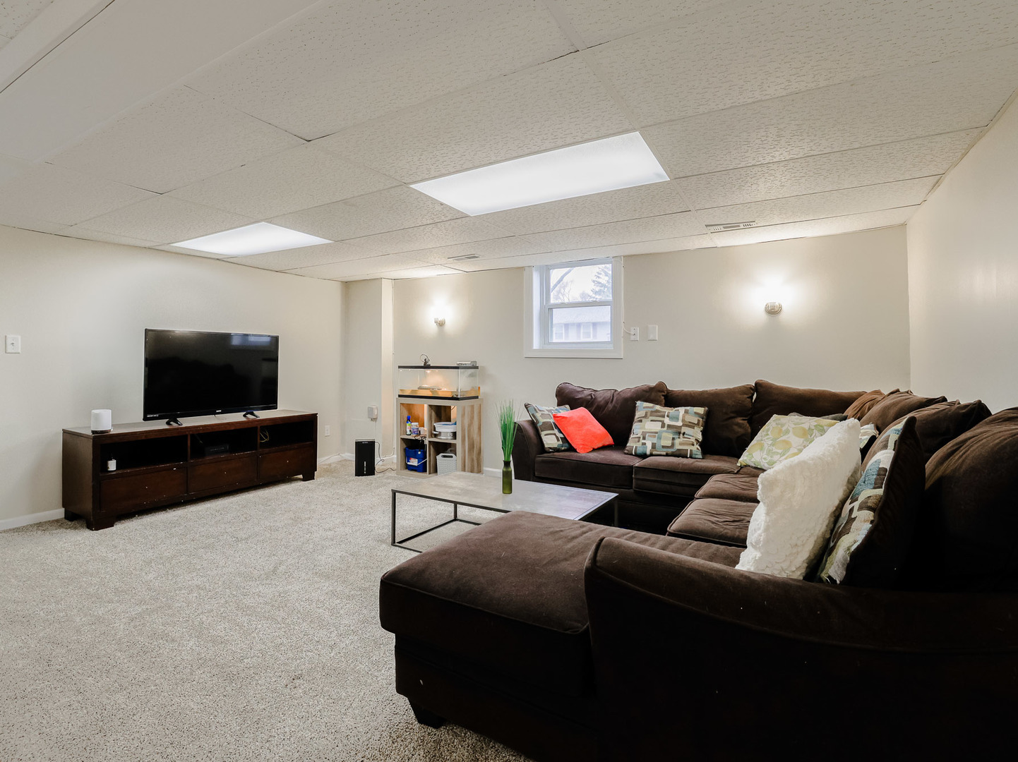 400 Country Lane, Streamwood, IL 60107