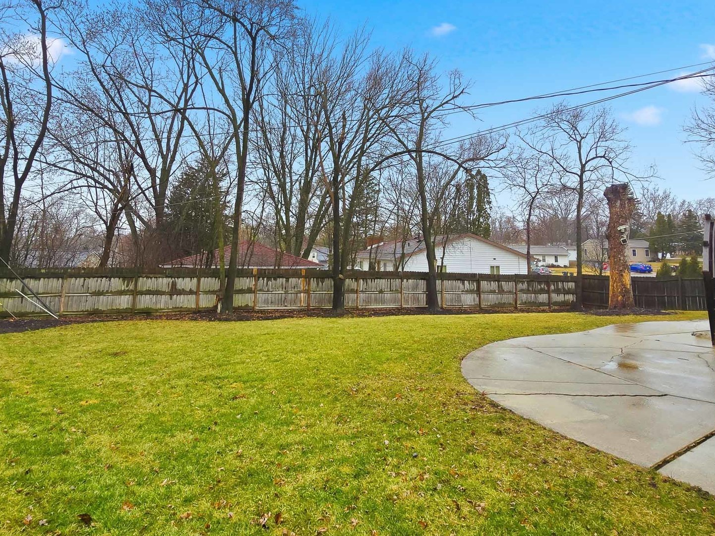 400 Country Lane, Streamwood, IL 60107