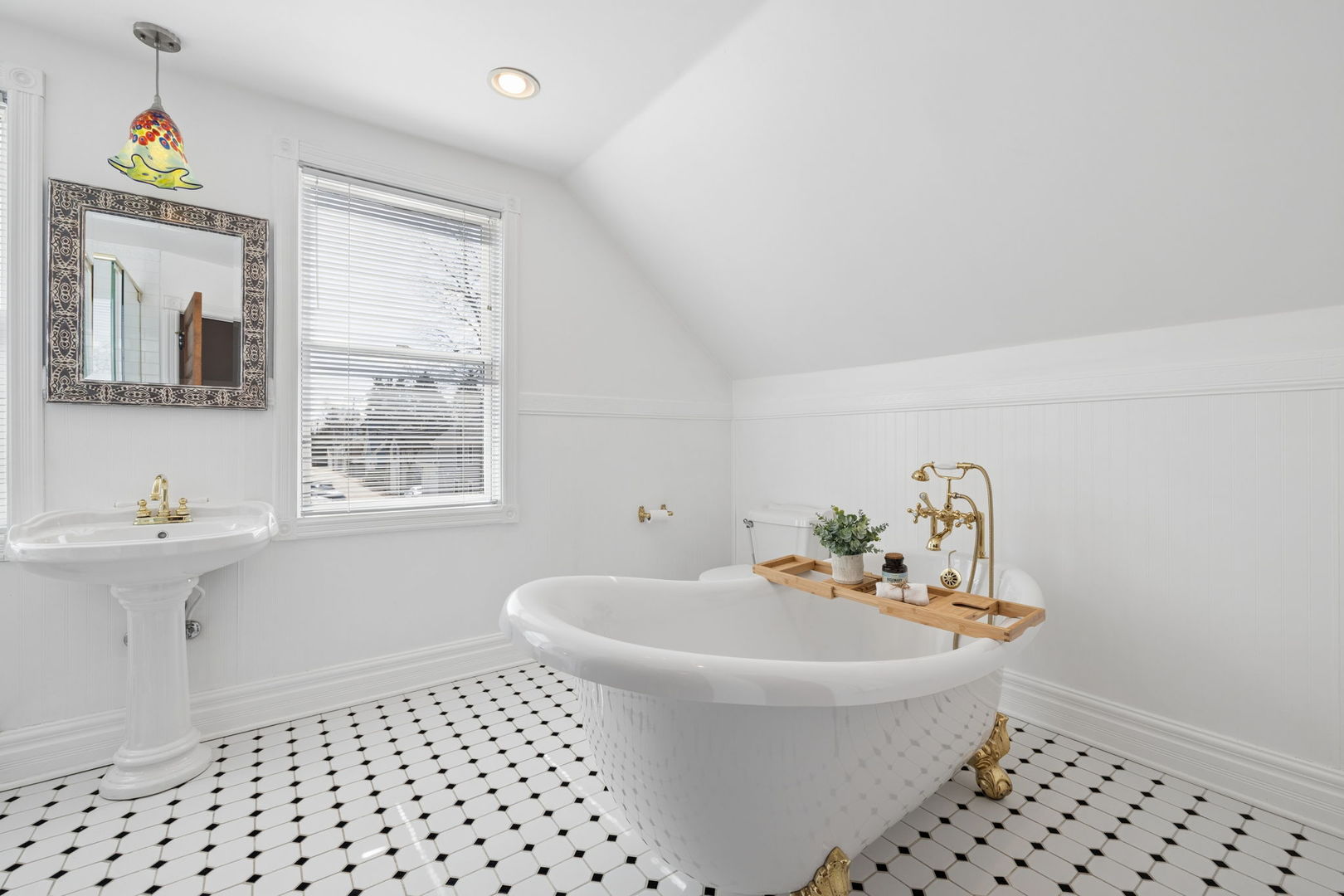 421 E School Street, Naperville, IL 60540