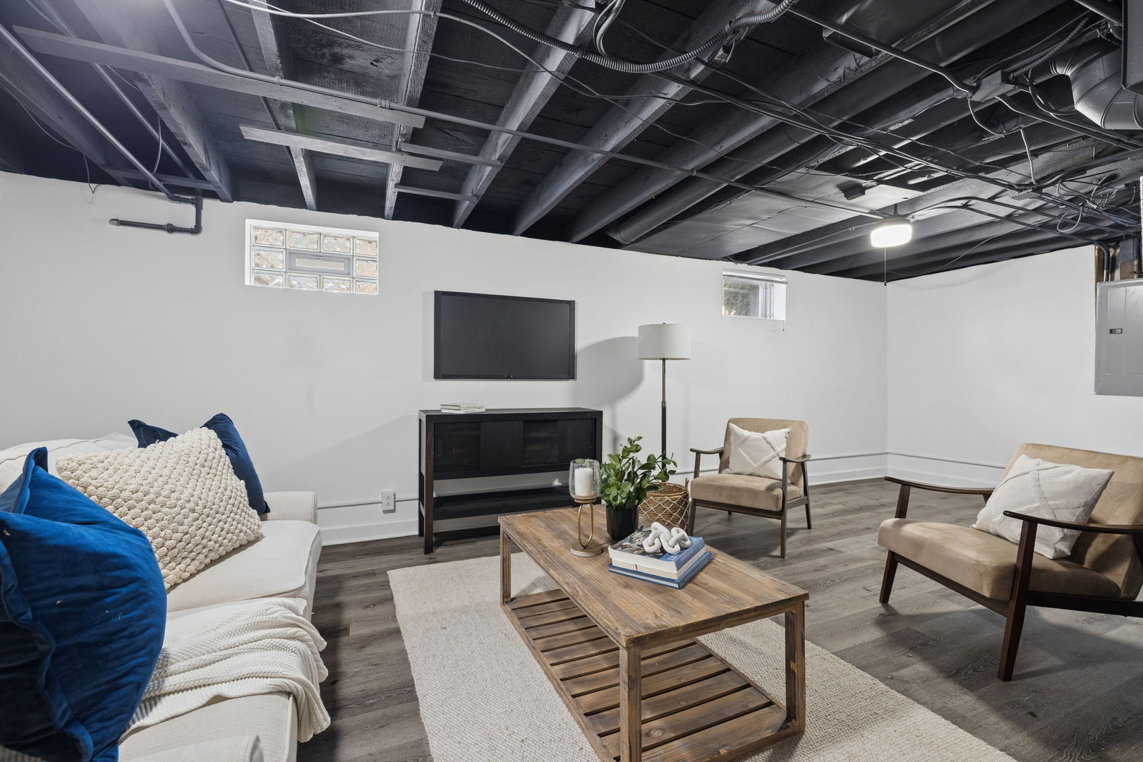 421 E School Street, Naperville, IL 60540