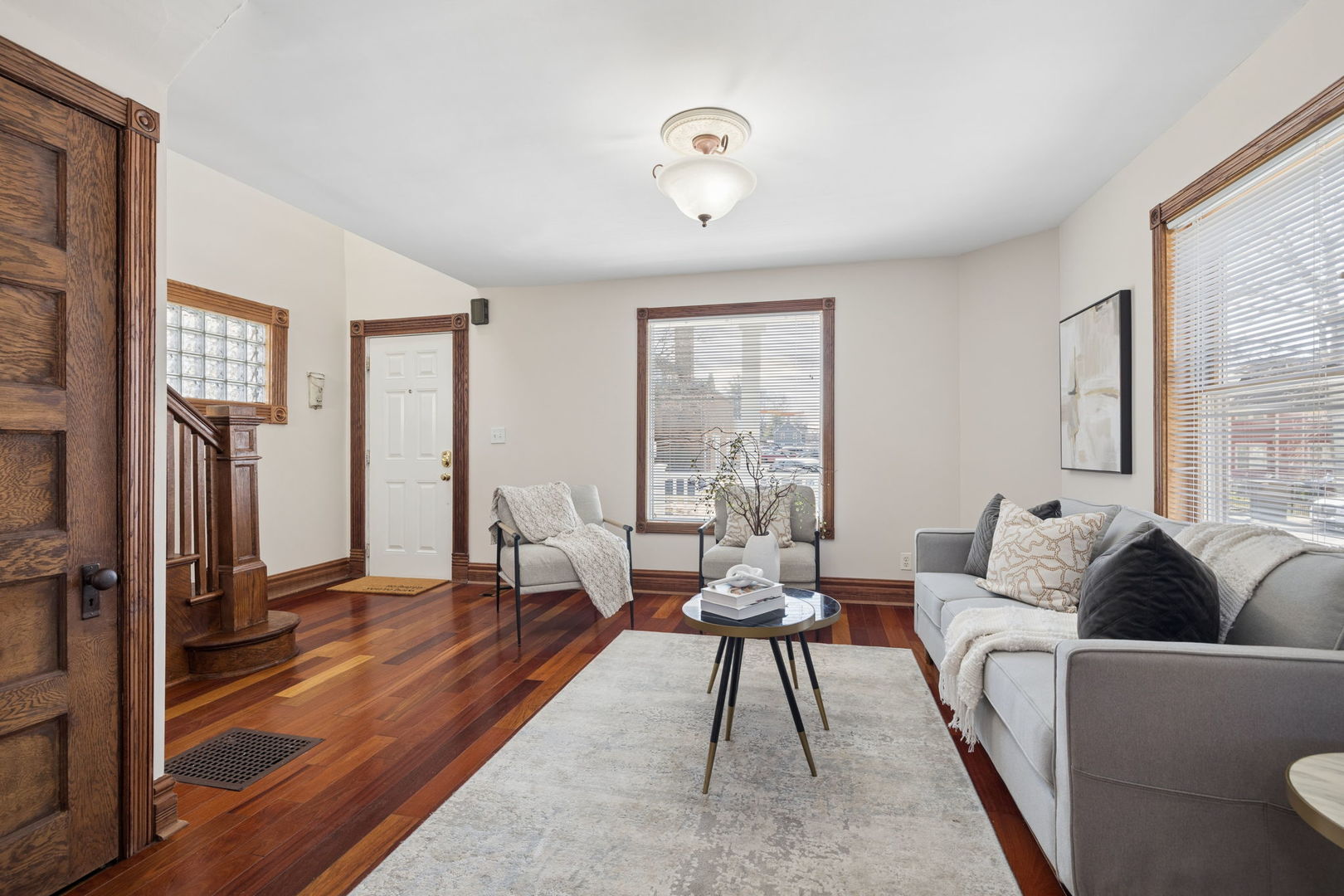 421 E School Street, Naperville, IL 60540