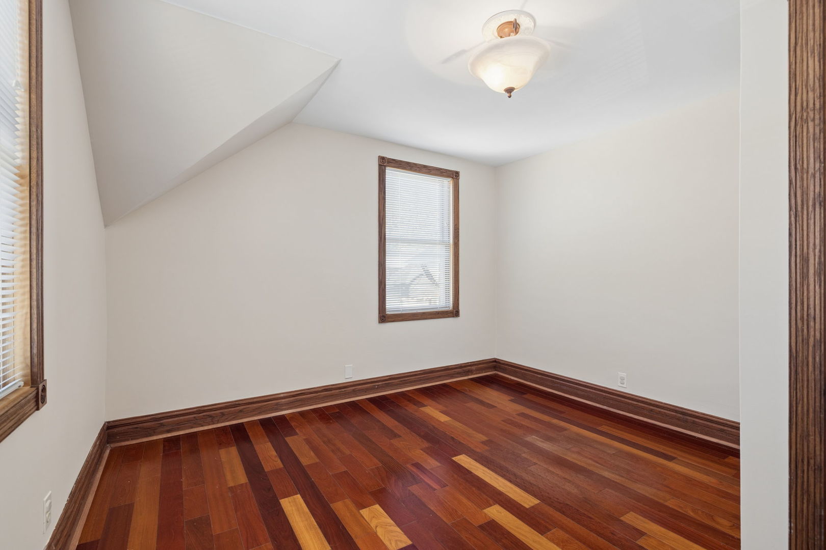 421 E School Street, Naperville, IL 60540