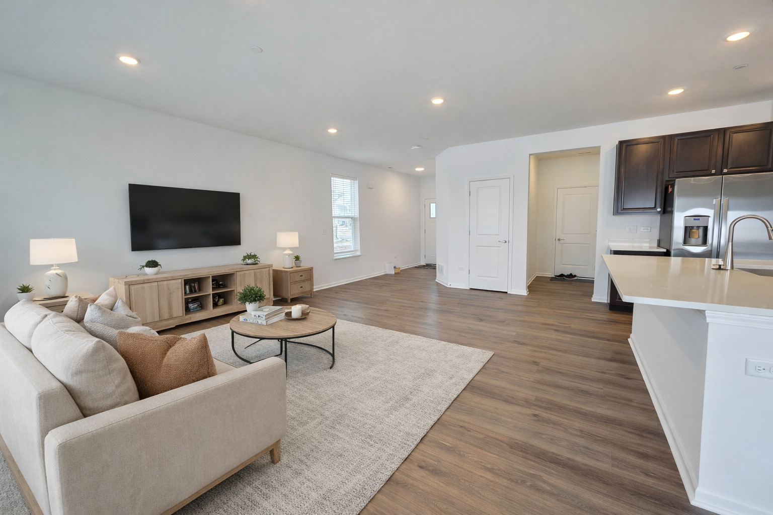 458 Hathaway Lane, Oswego, IL 60543