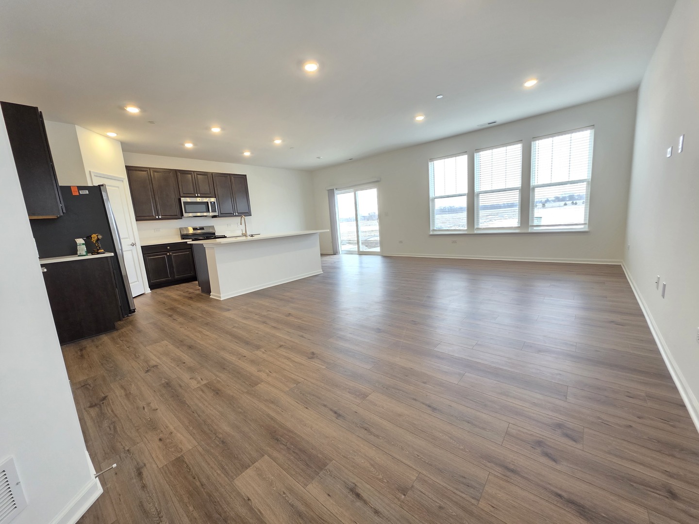 458 Hathaway Lane, Oswego, IL 60543