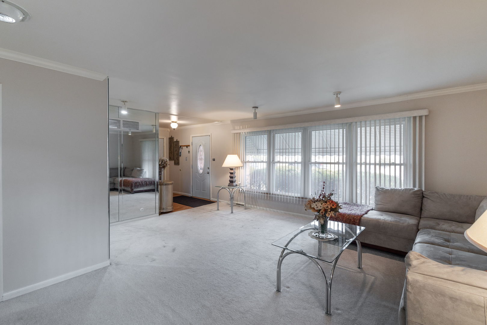 18842 Castle Road, Homewood, IL 60430