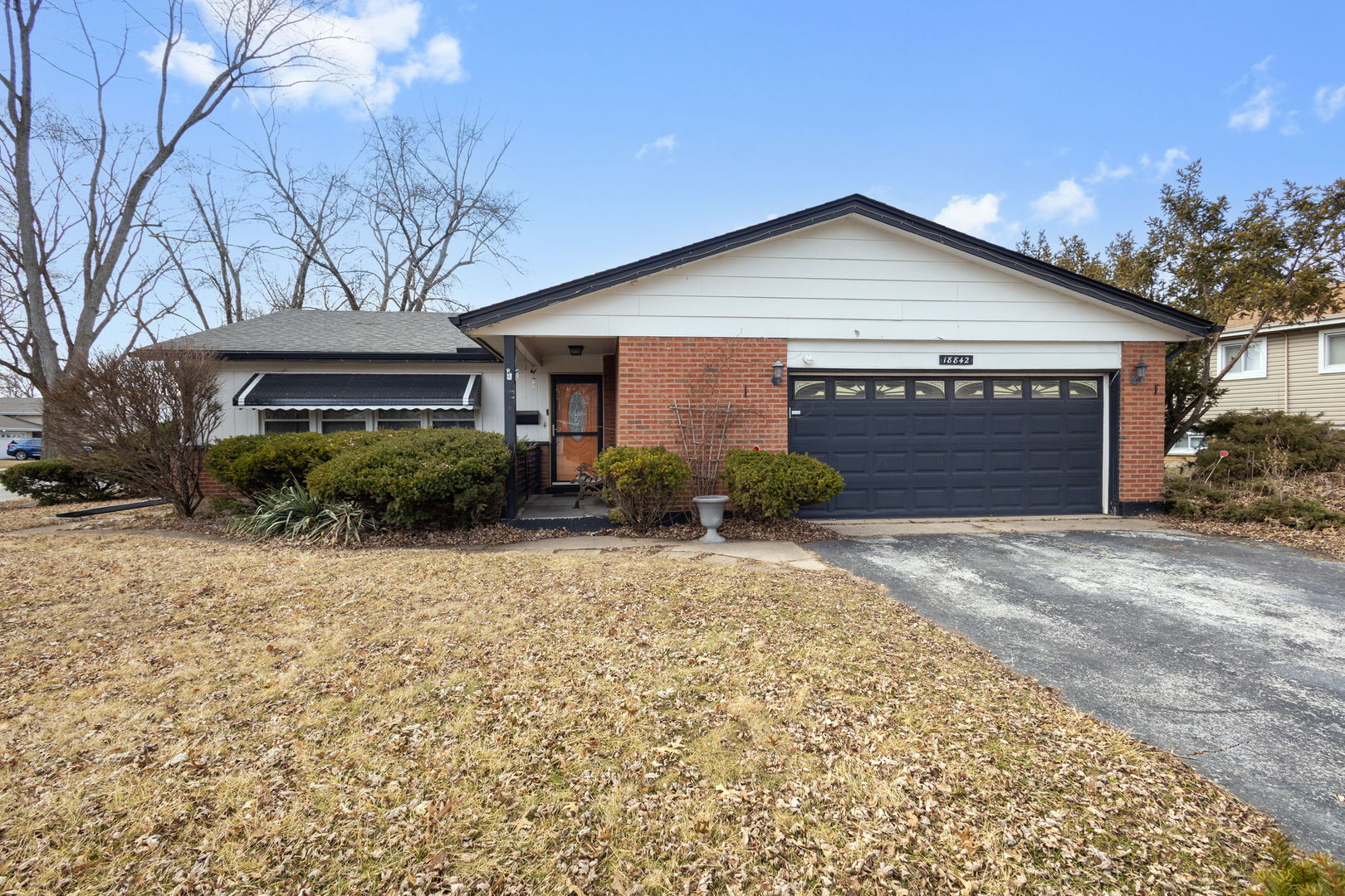 18842 Castle Road, Homewood, IL 60430