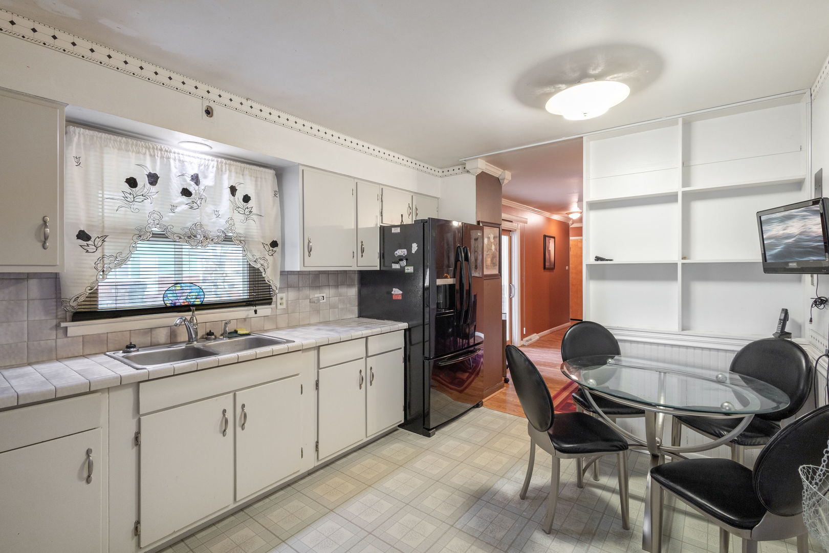 18842 Castle Road, Homewood, IL 60430