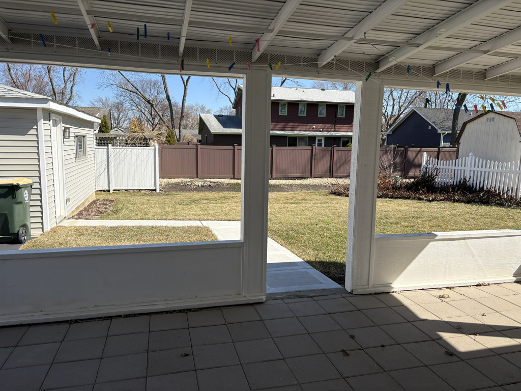 935 Elmwood Lane, Elk Grove Village, IL 60007