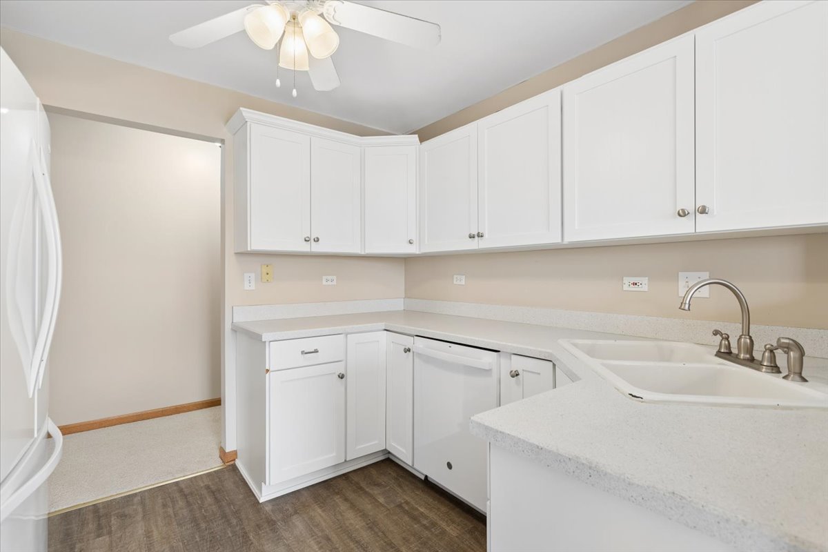 1449 Whitespire Court, Naperville, IL 60565