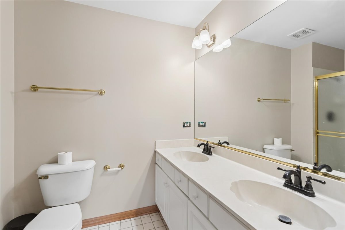 1449 Whitespire Court, Naperville, IL 60565