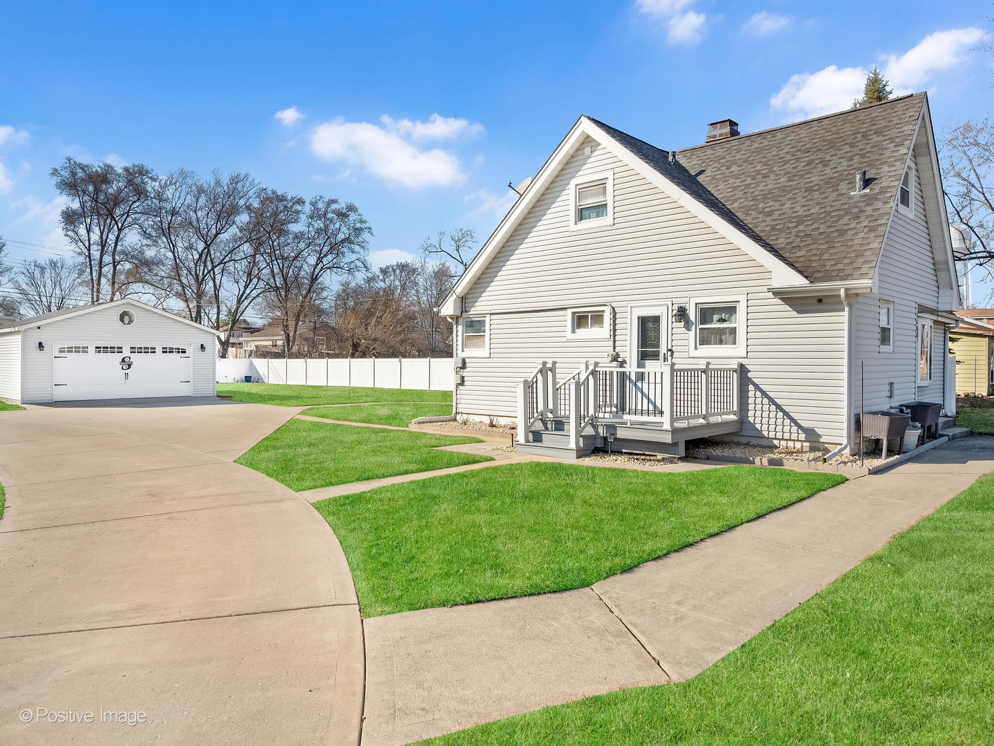 1606 Glen Ellyn Road, Glendale Heights, IL 60139