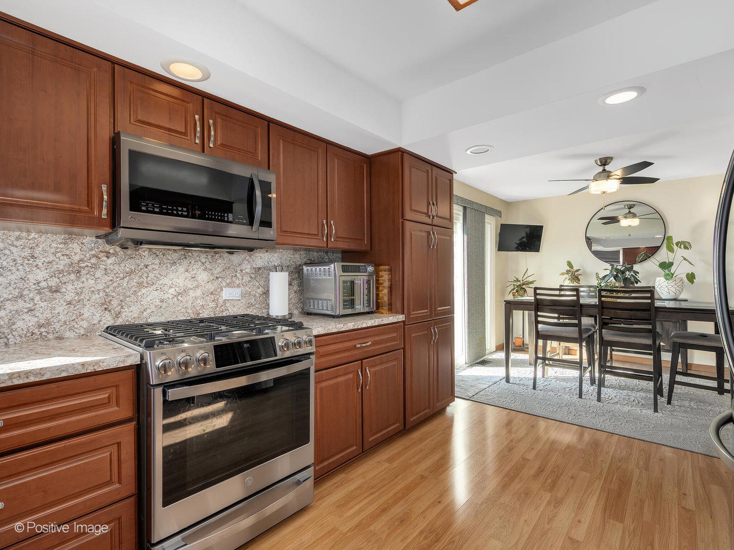 1606 Glen Ellyn Road, Glendale Heights, IL 60139