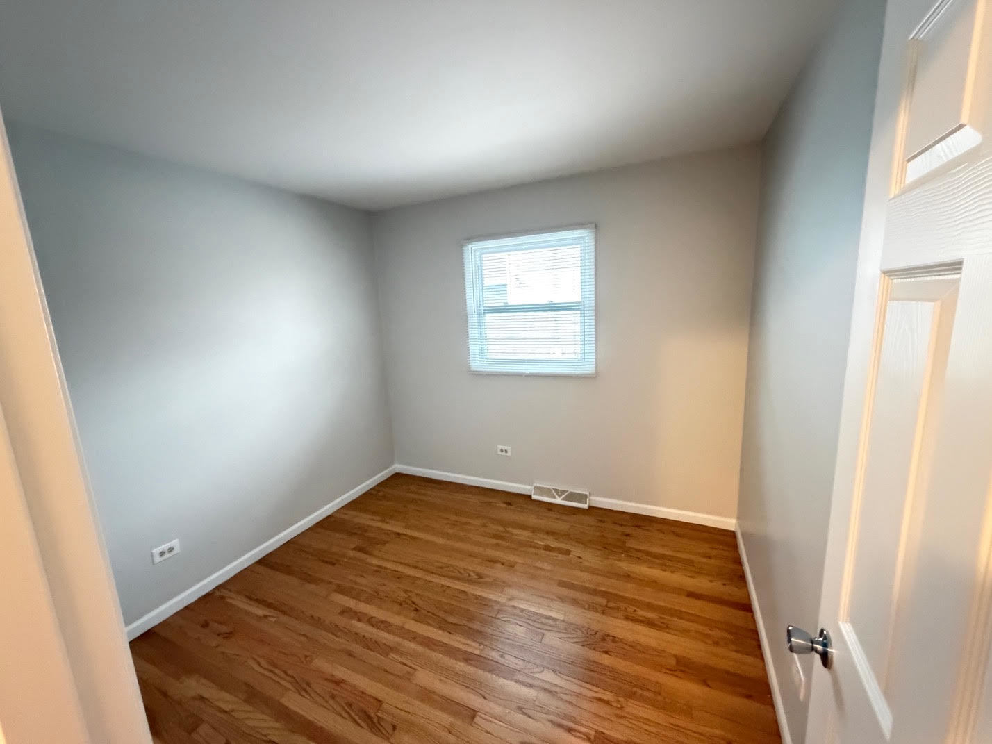 4018 N Cass Avenue, Westmont, IL 60559