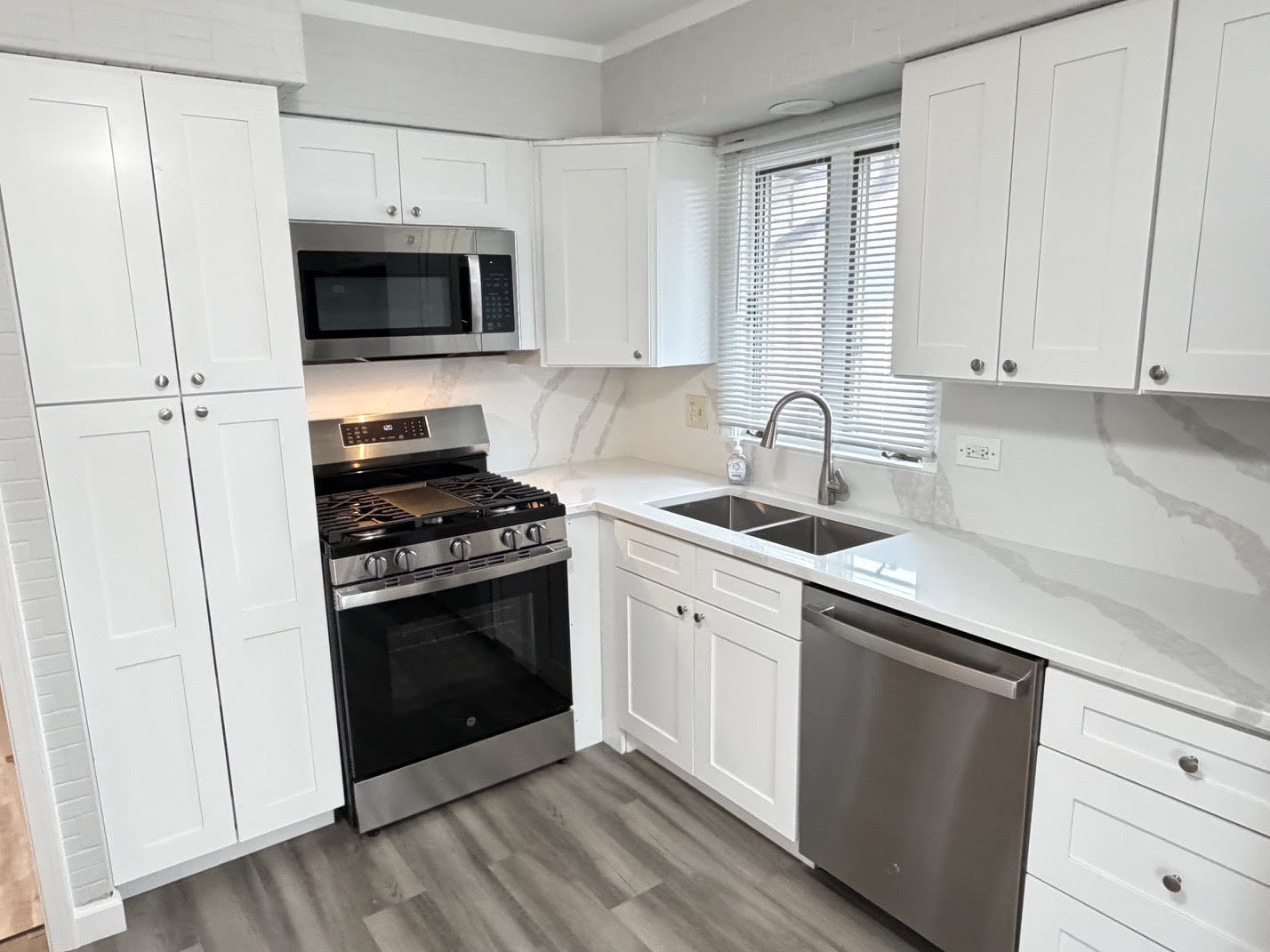 4018 N Cass Avenue, Westmont, IL 60559