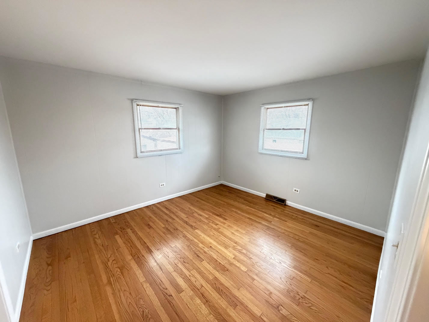 4018 N Cass Avenue, Westmont, IL 60559