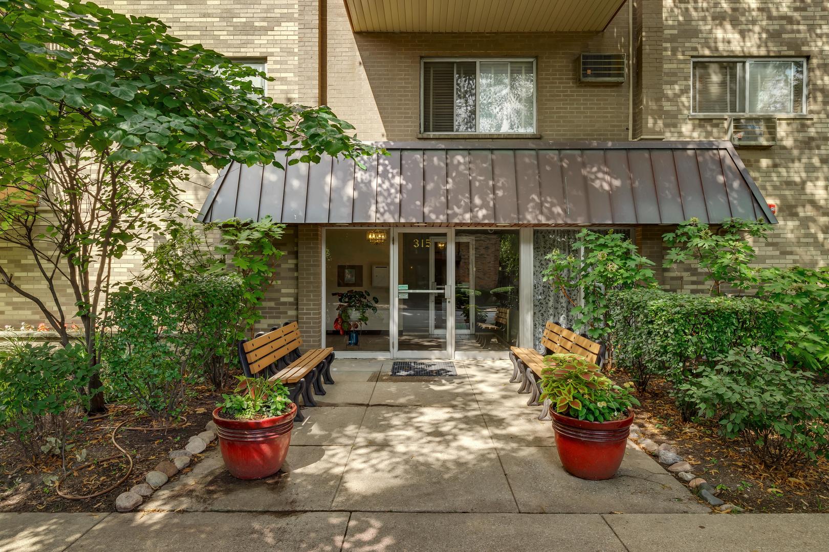315 Marengo Avenue #3H, Forest Park, IL 60130