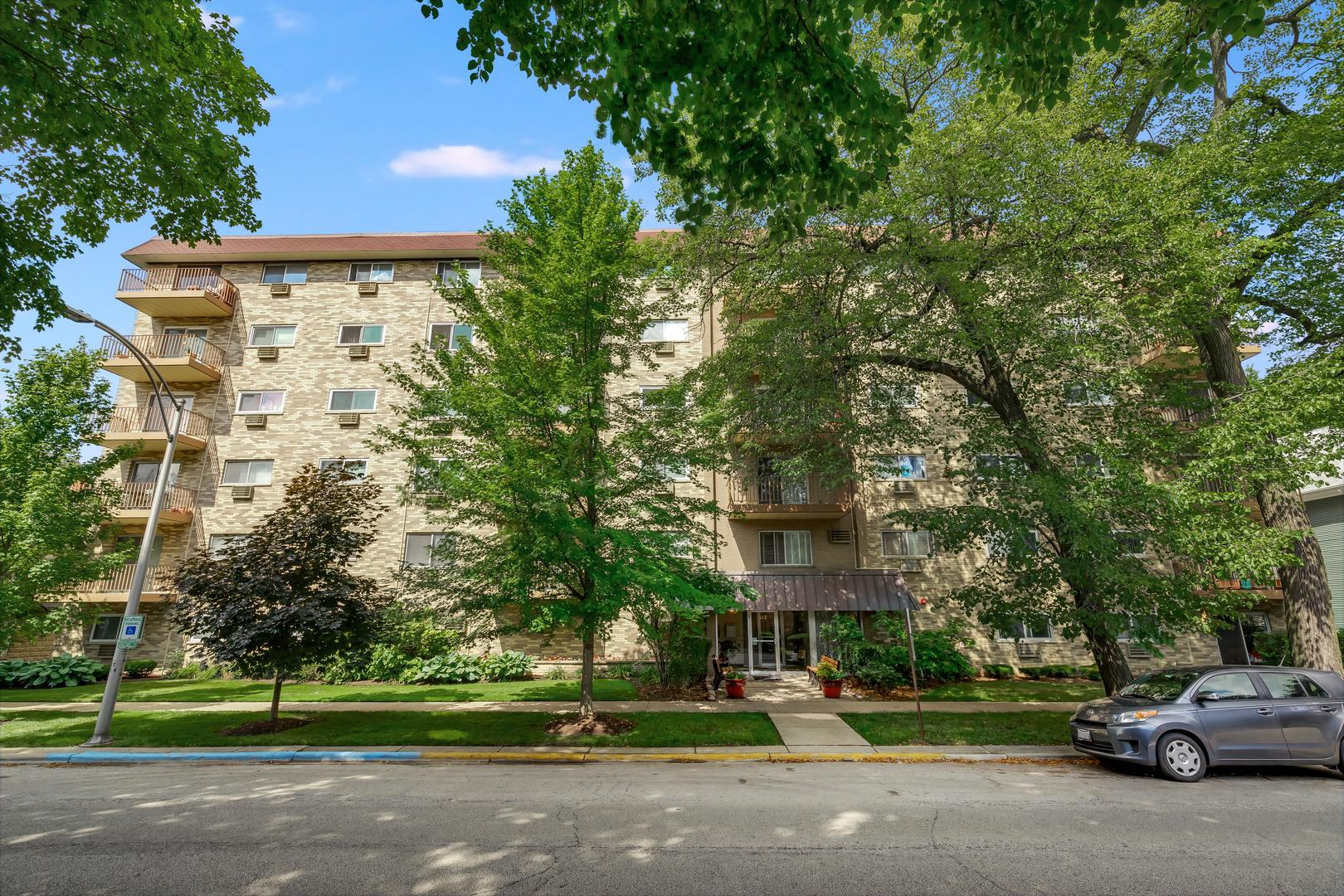 315 Marengo Avenue #3H, Forest Park, IL 60130