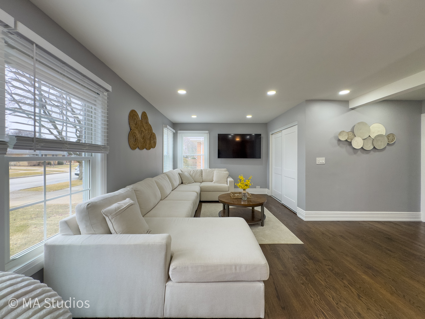 9017 Major Avenue, Morton Grove, IL 60053