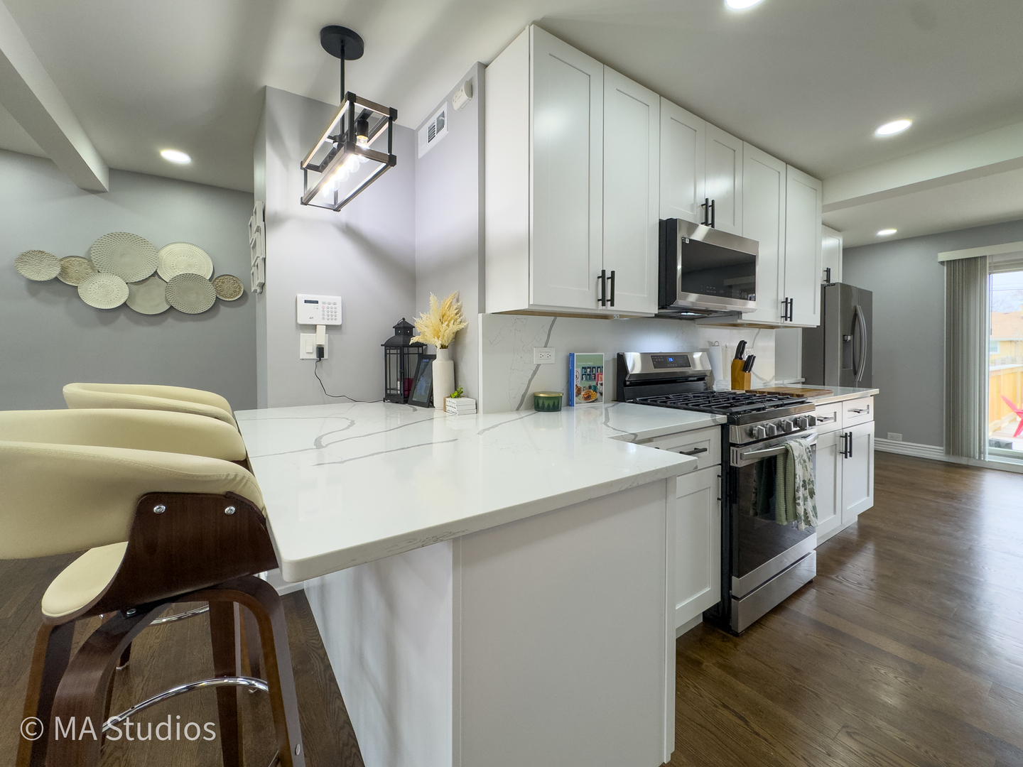 9017 Major Avenue, Morton Grove, IL 60053