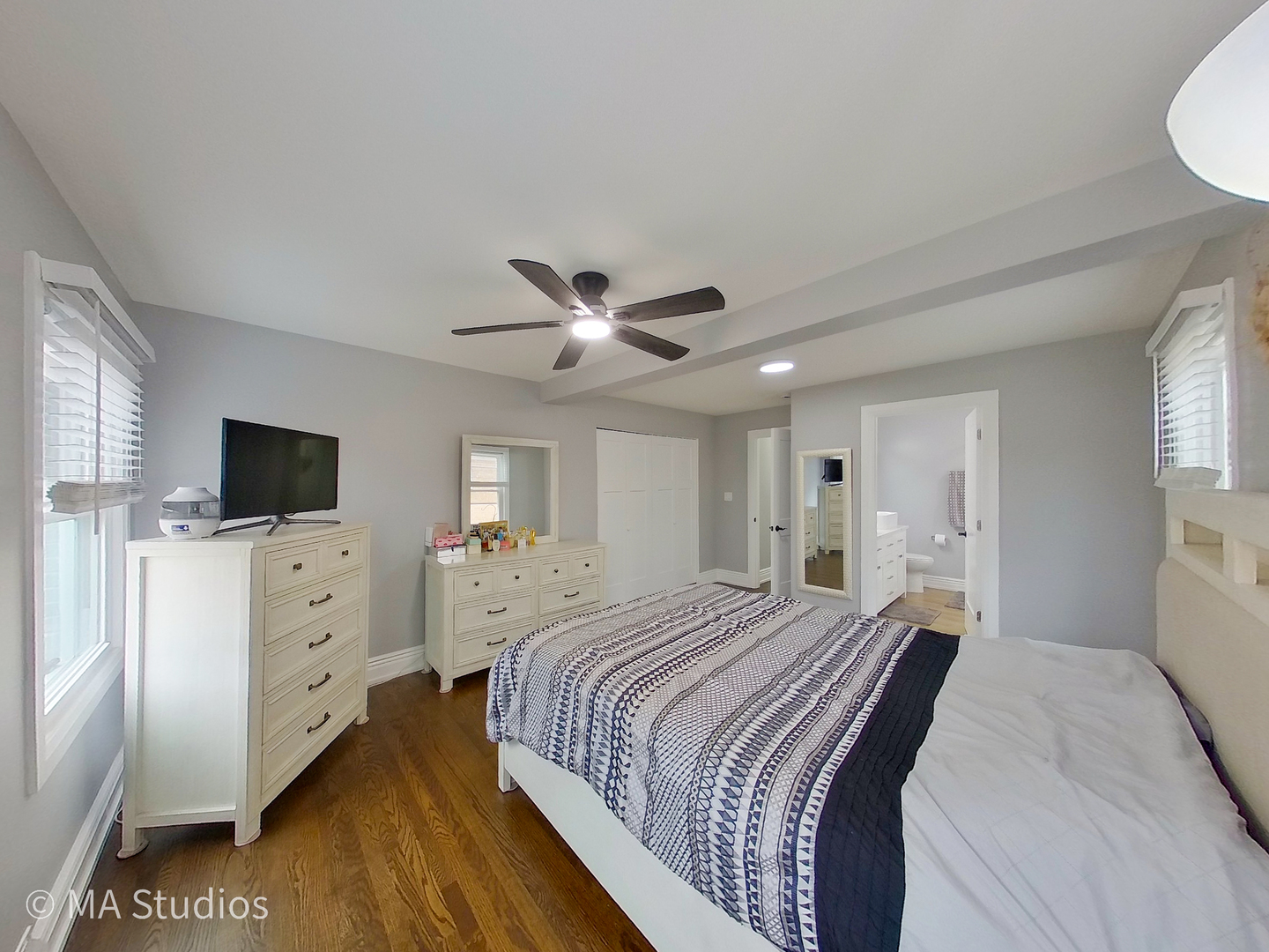 9017 Major Avenue, Morton Grove, IL 60053