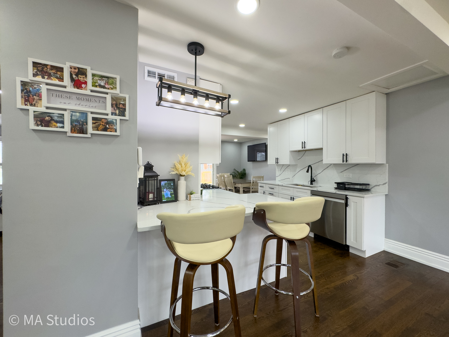 9017 Major Avenue, Morton Grove, IL 60053