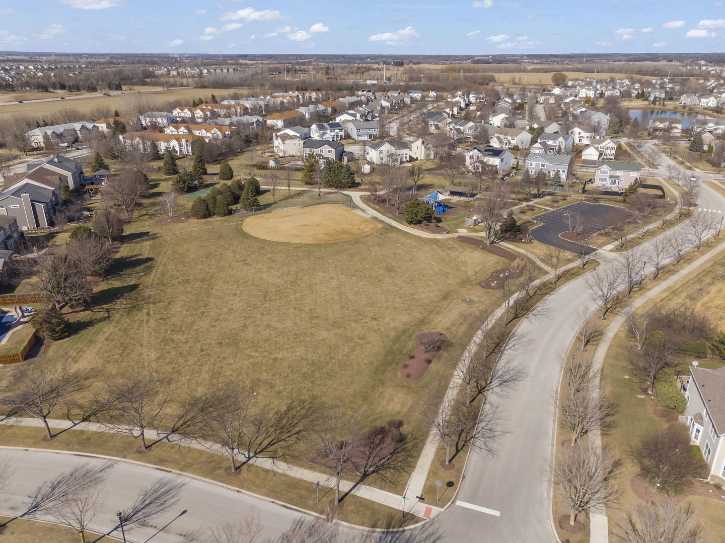 9711 Aberdeen Lane, Huntley, IL 60142