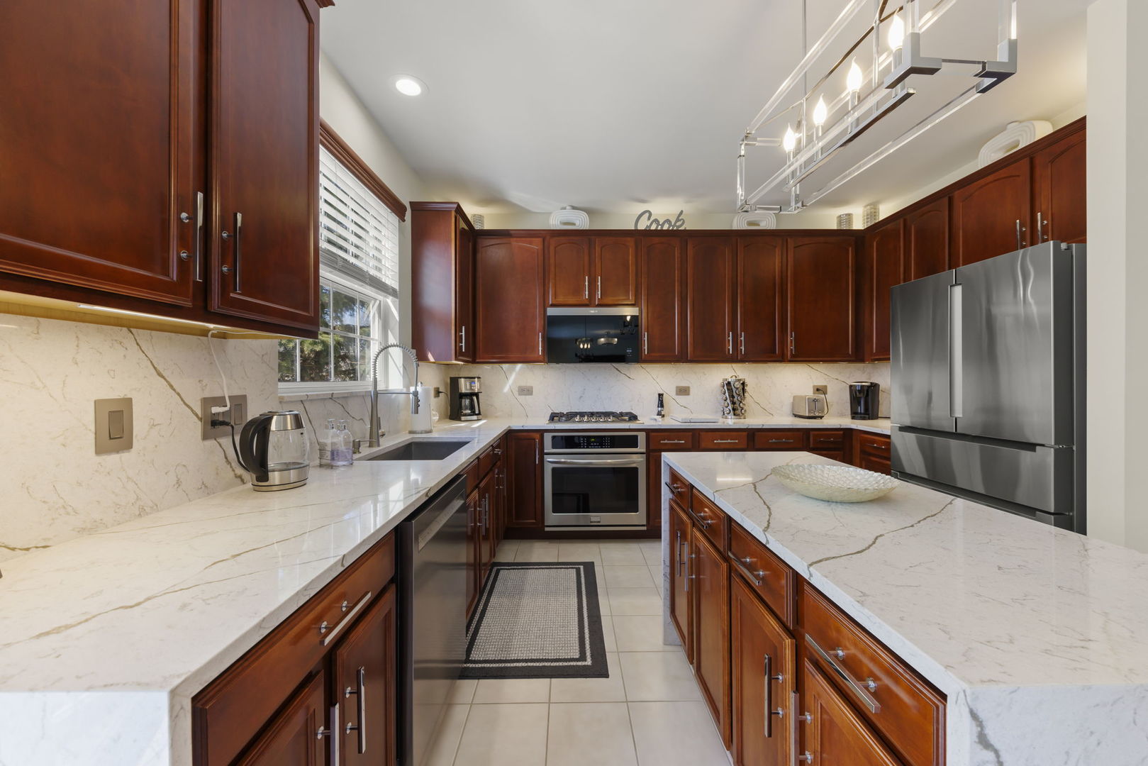 9711 Aberdeen Lane, Huntley, IL 60142