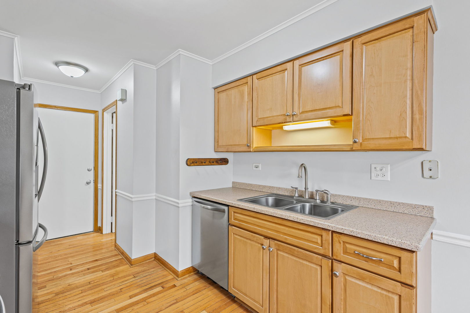 2703 Wayfaring Lane #B, Lisle, IL 60532