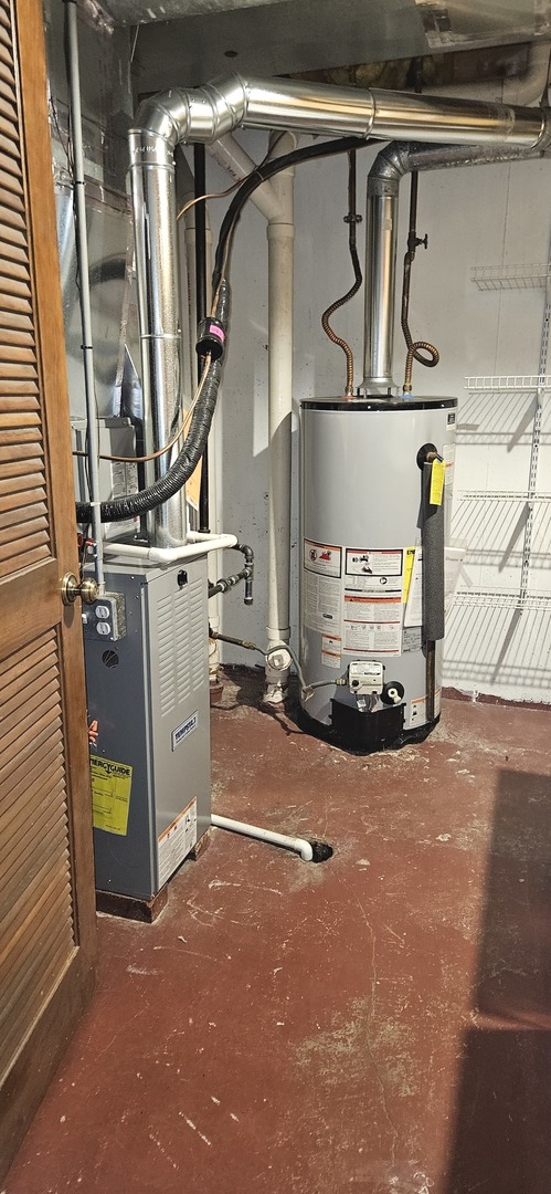 2703 Wayfaring Lane #B, Lisle, IL 60532