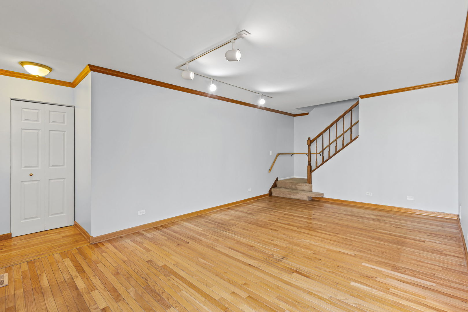 2703 Wayfaring Lane #B, Lisle, IL 60532