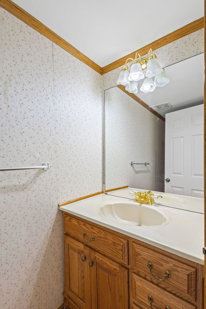 2703 Wayfaring Lane #B, Lisle, IL 60532