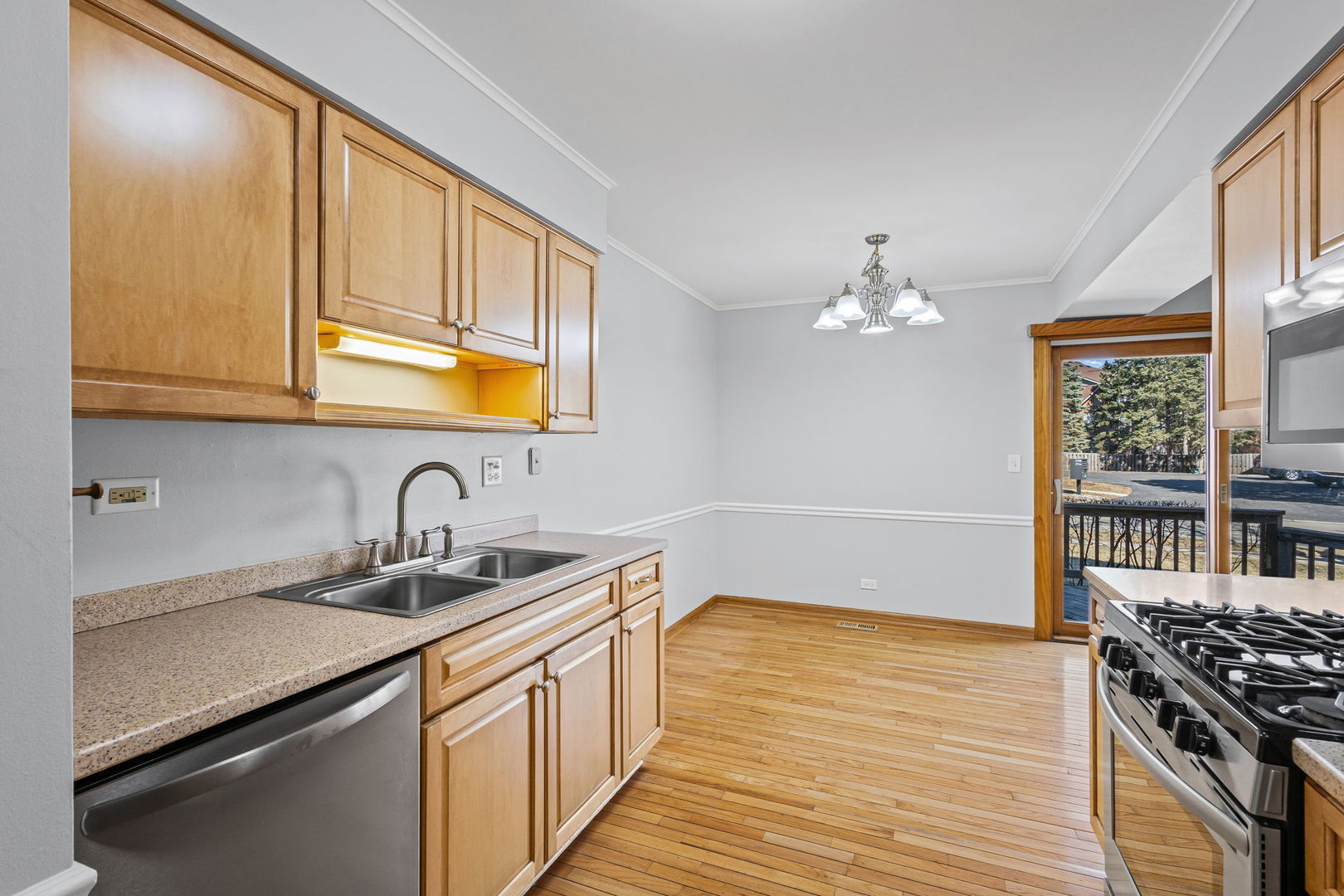 2703 Wayfaring Lane #B, Lisle, IL 60532