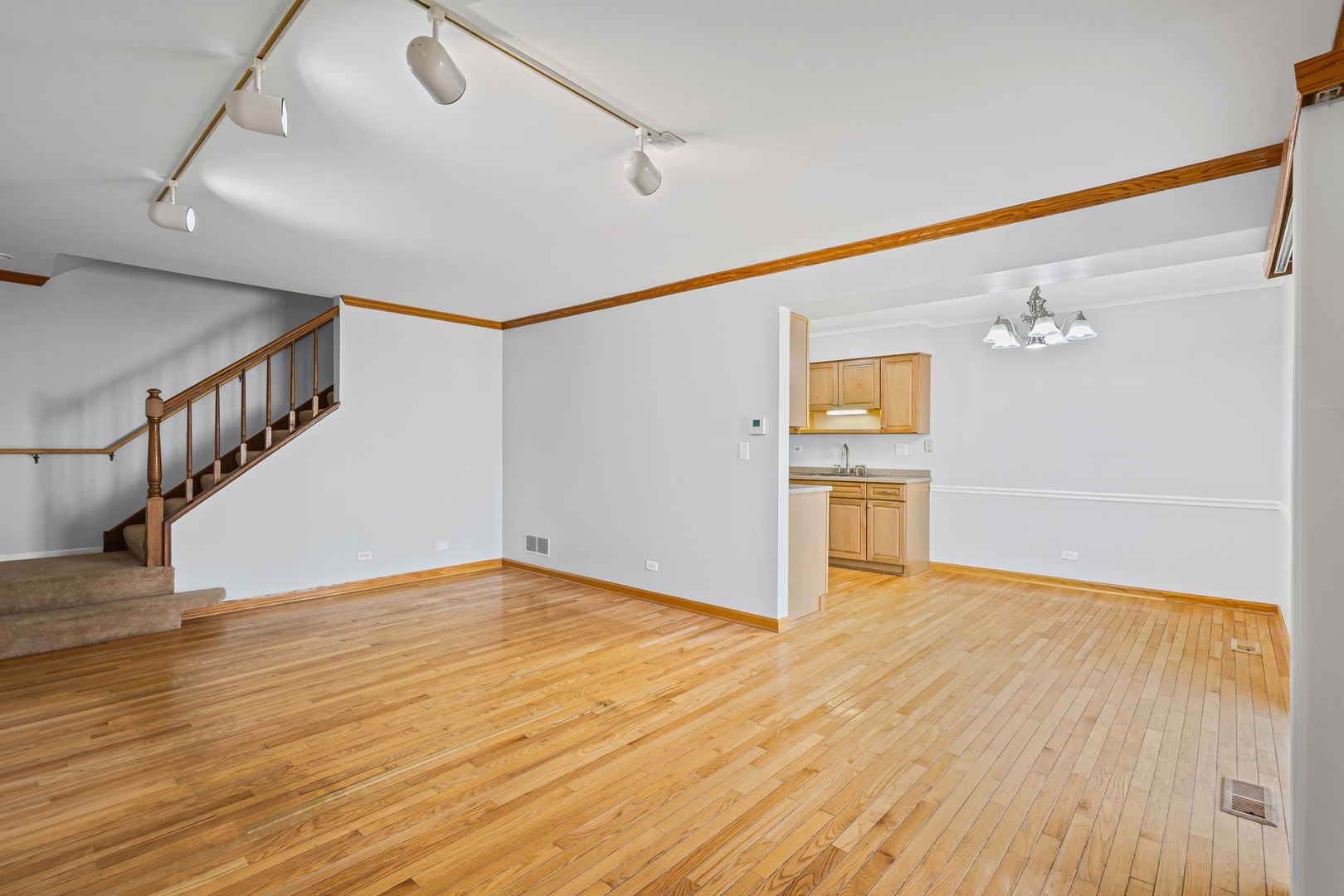 2703 Wayfaring Lane #B, Lisle, IL 60532