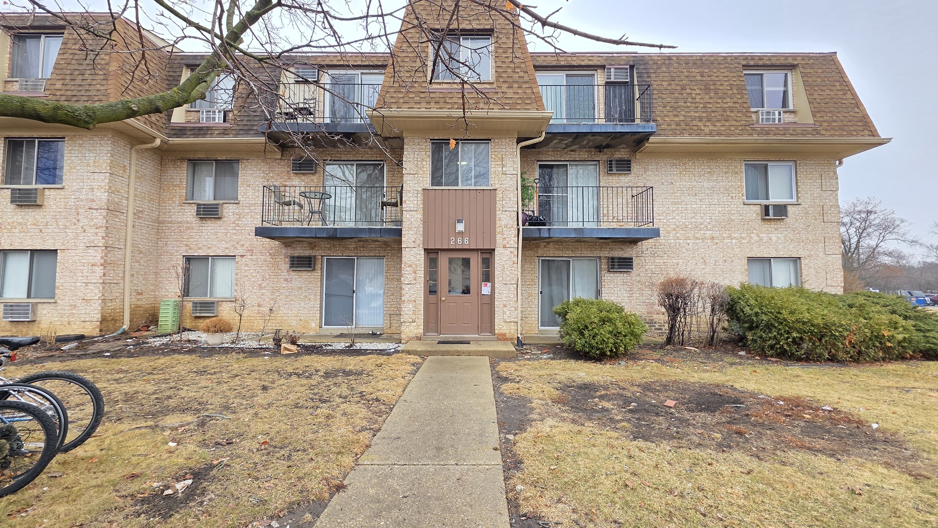 266 Shorewood Drive #2B, Glendale Heights, IL 60139