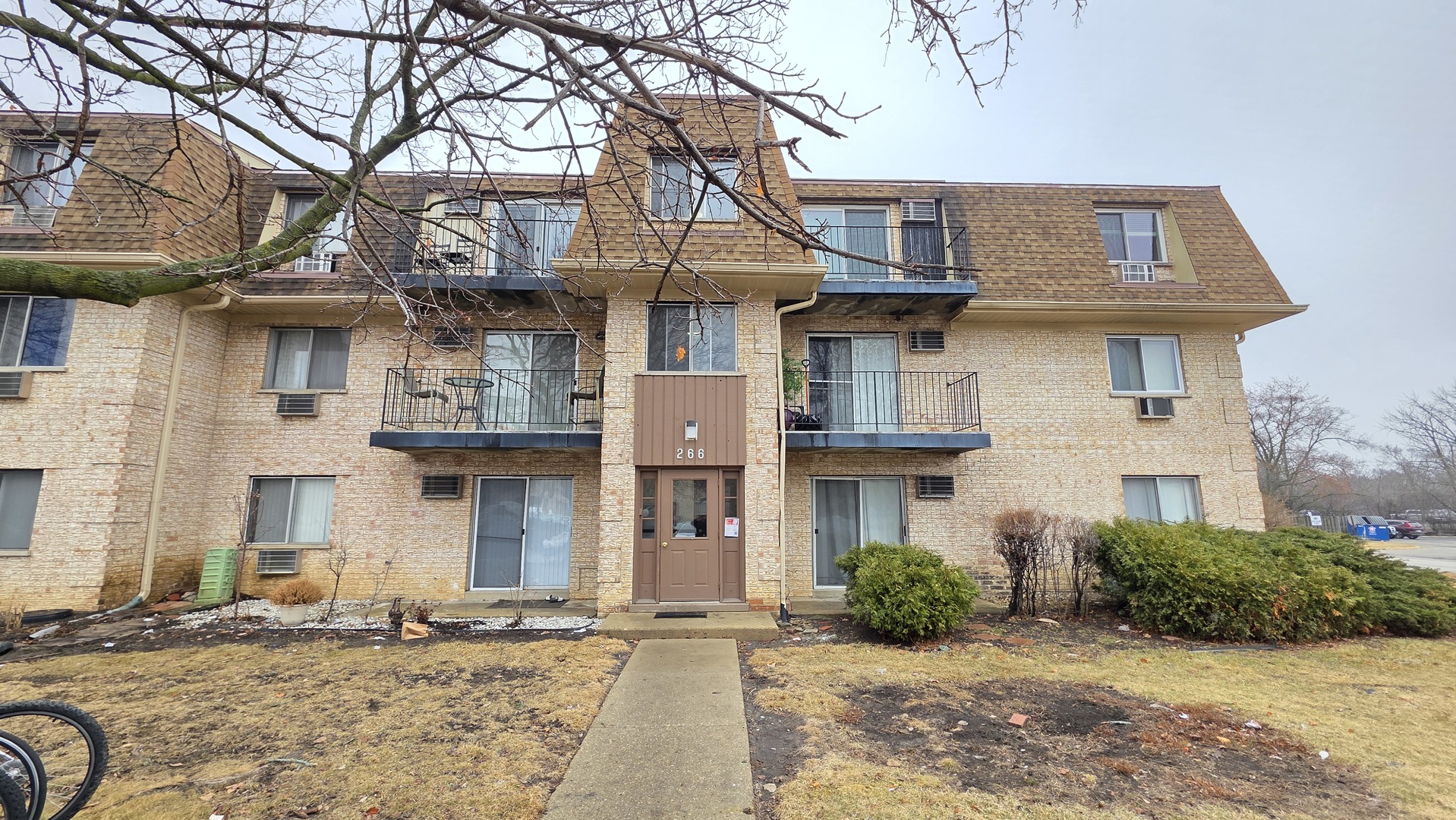 266 Shorewood Drive #2B, Glendale Heights, IL 60139