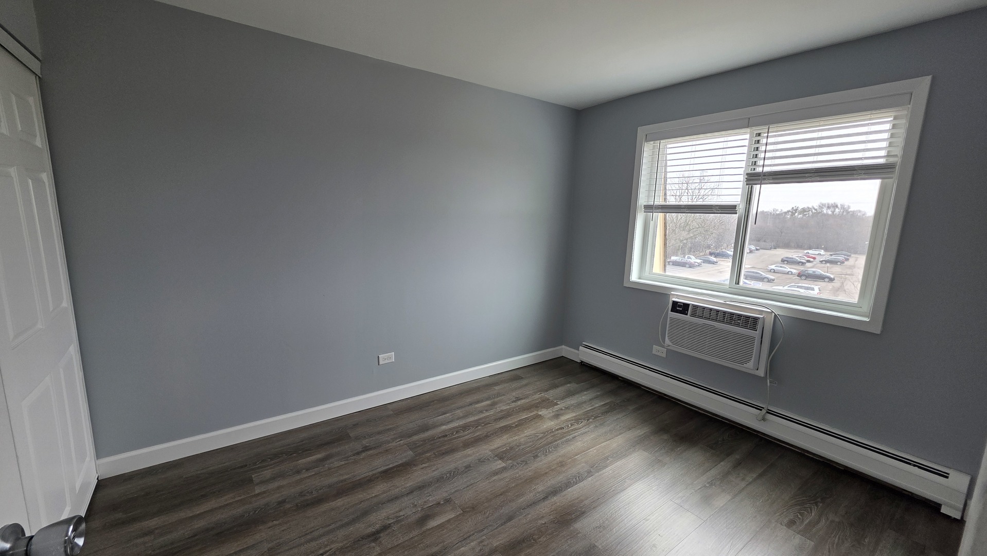 266 Shorewood Drive #2B, Glendale Heights, IL 60139