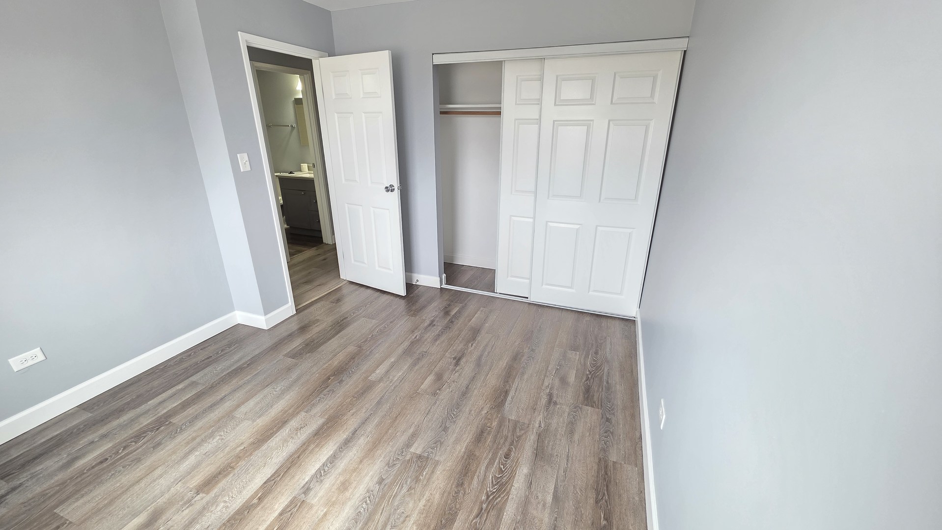 266 Shorewood Drive #2B, Glendale Heights, IL 60139